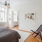 Elegant And Light 3 Room Apartment In Sofo 97Sqm