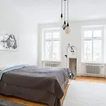 Elegant And Light 3 Room Apartment In Sofo 97Sqm
